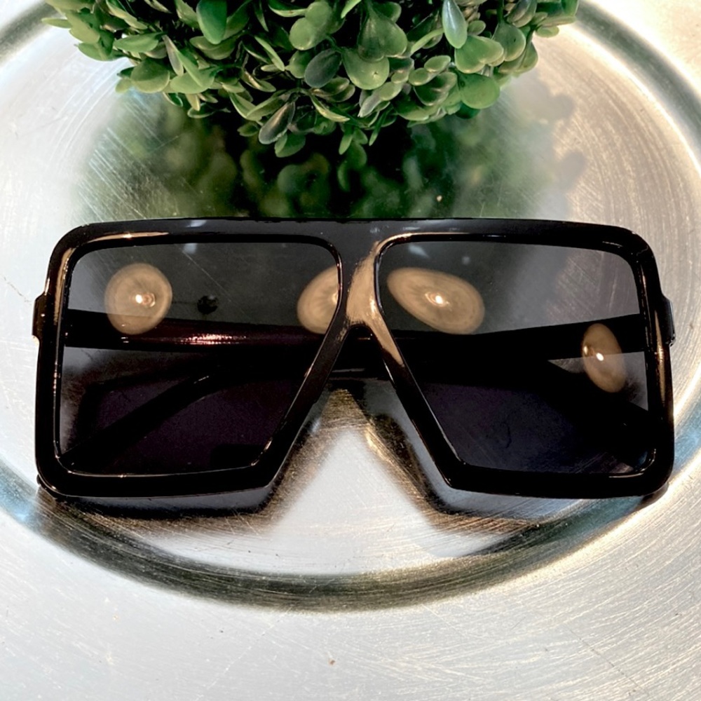 Sleek Oversized Square Black Sunglasses Brand New - Picture 5 of 13